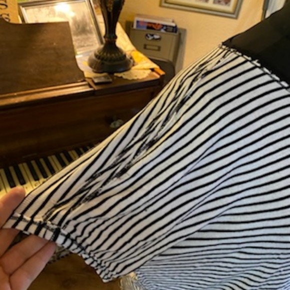 Striped Top and Black Leggings - Picture 3 of 11